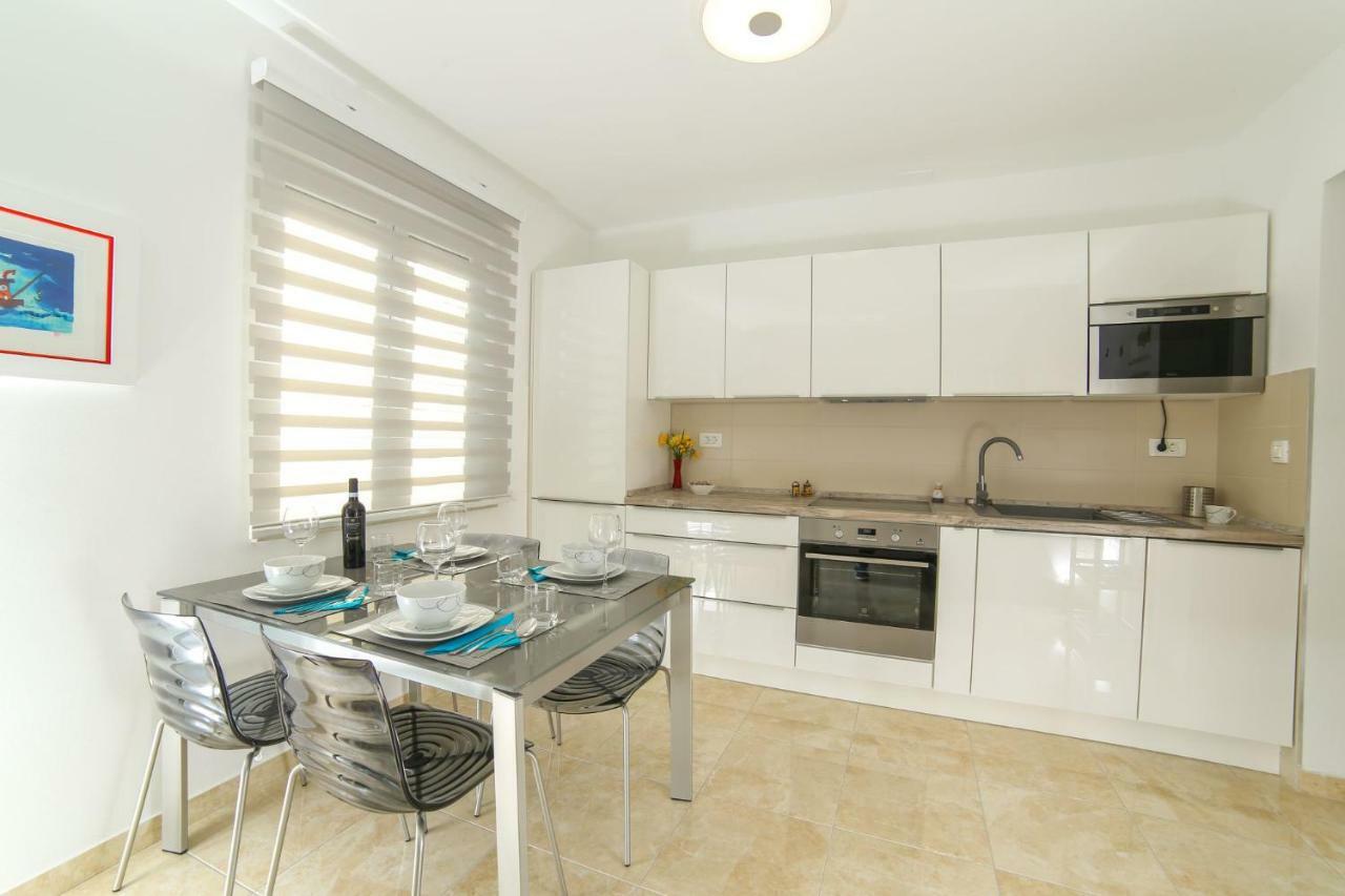 Amazing Luxury 4Star Apartment Laura Supetar Dış mekan fotoğraf