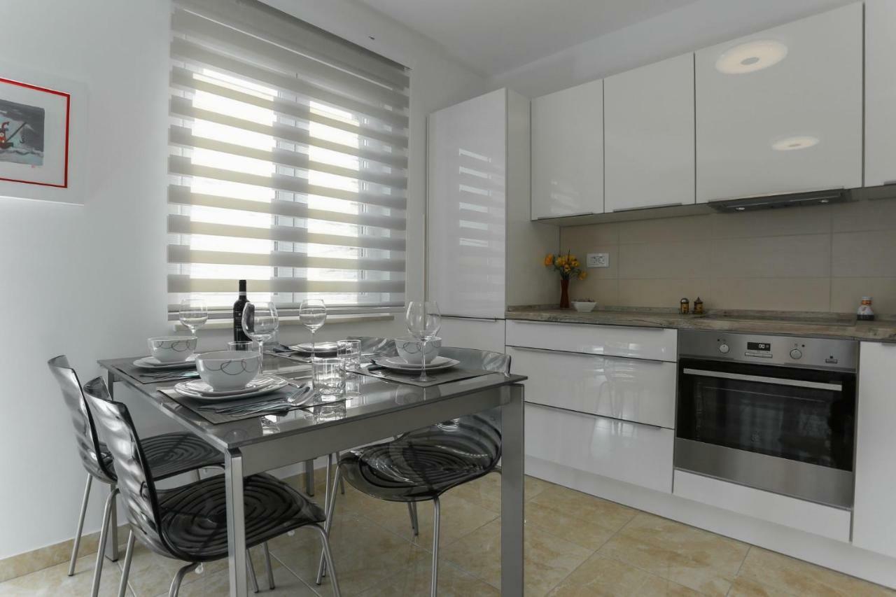 Amazing Luxury 4Star Apartment Laura Supetar Dış mekan fotoğraf